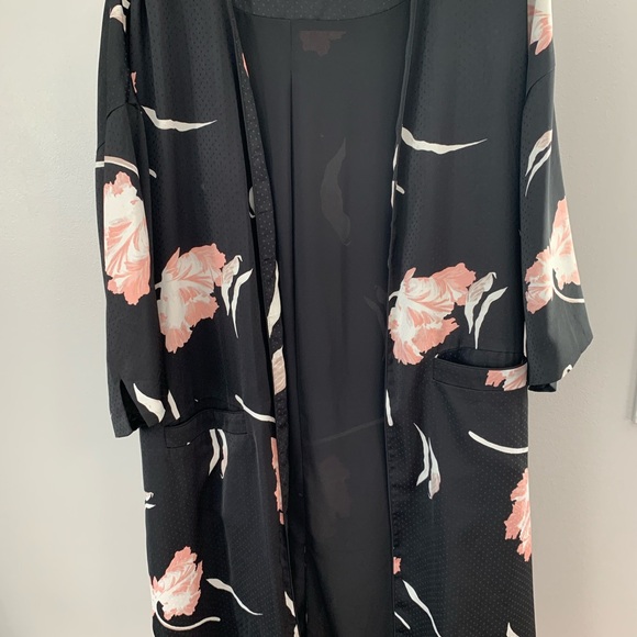 1 State Kimono - Picture 6 of 16